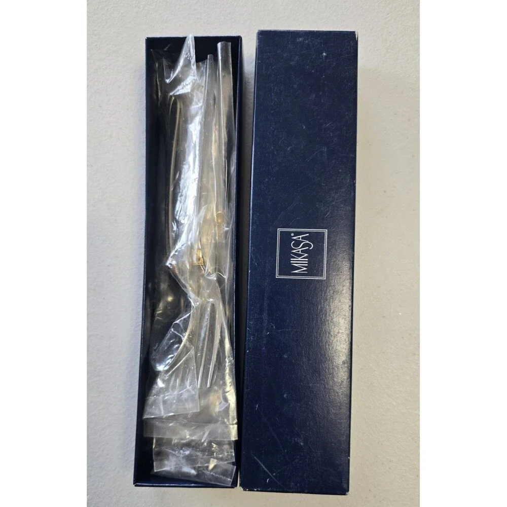 Mikasa Lyons Gold Stainless 5 Piece Unused in Box Flatware